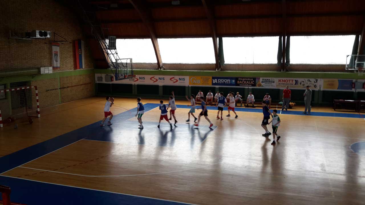 ovi Sad skola kosarke Lavovi 07 - 13